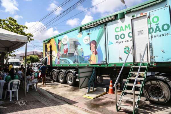 Caminhão do Cidadão atende população de Fortaleza, Caucaia, Novo Oriente, Umirim e Trairi