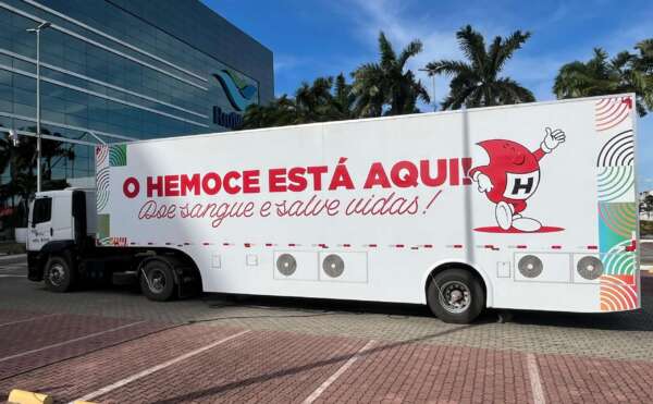 Unidade móvel do Hemoce recebe voluntários em shopping no bairro Presidente Kennedy neste fim de semana