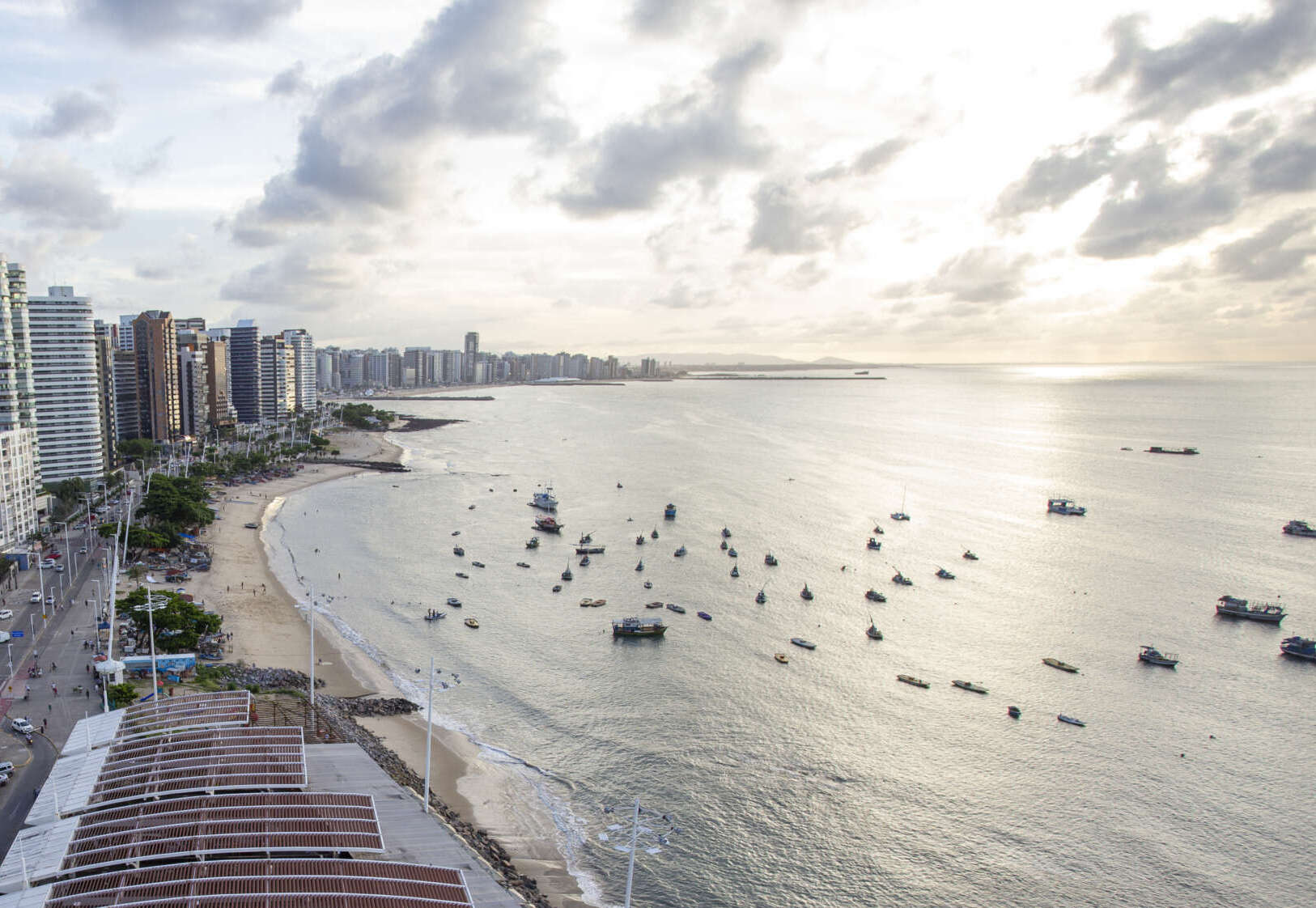 Vai à praia no Carnaval? Confira os trechos próprios para banho de mar em Fortaleza