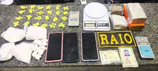 Após denúncias anônimas, homem é preso pela PMCE com mais de 1,5 kg de drogas em Iguatu