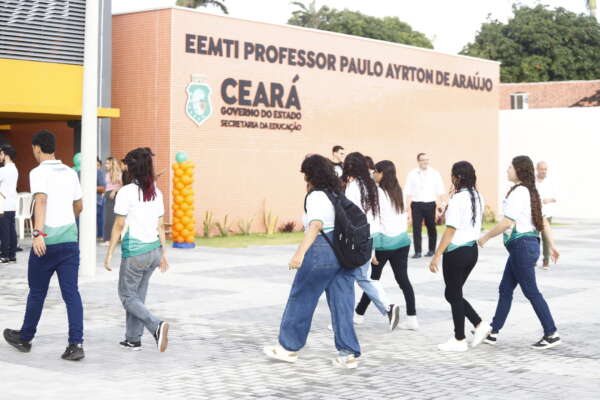 Governo do Ceará entrega nova EEMTI Professor Paulo Ayrton e reforça compromisso com universalização do tempo integral