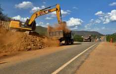 Segunda-feira (30), às 14h, trecho em obra da CE-257, em Santa Quitéria, passará por interdição temporária