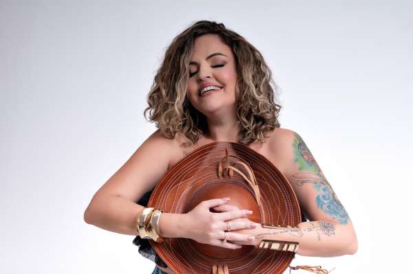 Teatro Carlos Câmara abre o mês de Março com protagonismo feminino no Teatro e no Circo