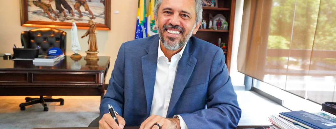 Ceará terá ponto facultativo na quinta-feira (2), anuncia governador Elmano de Freitas