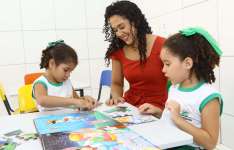 Da Primeira Infância ao Ensino Médio: Governo do Ceará entrega CEI e tablets para estudantes em Solonópole