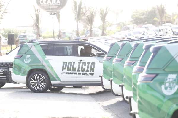 Polícia Militar do Ceará recebe mais 100 novas viaturas, incluindo 29 com blindagem