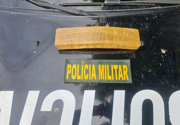 Policiais militares desenterram e apreendem um quilo de maconha na Paupina