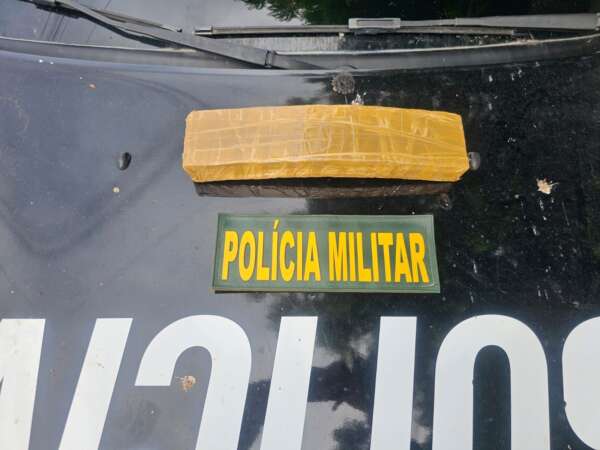 Policiais militares desenterram e apreendem um quilo de maconha na Paupina