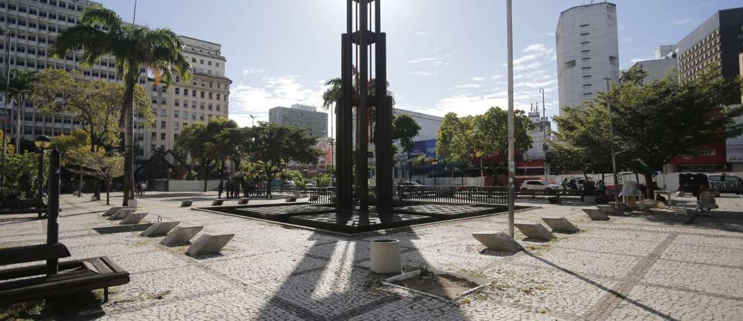 CGE leva a Ouvidoria Geral do Estado à Praça do Ferreira em ação especial pelo Dia do Ouvidor