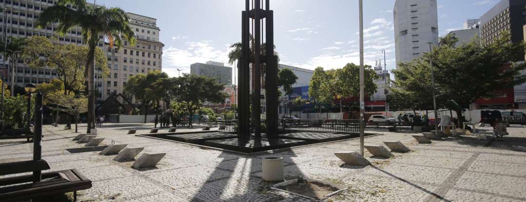 CGE leva a Ouvidoria Geral do Estado à Praça do Ferreira em ação especial pelo Dia do Ouvidor