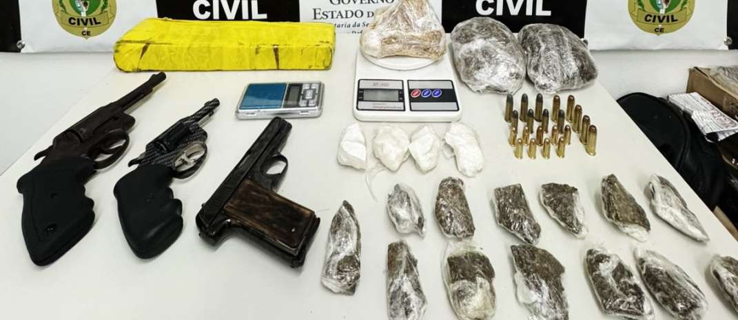 Homem em posse de três armas de fogo e drogas é preso em flagrante pela PCCE em Juazeiro do Norte