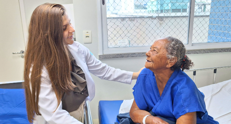 Unidade de Cuidados Especiais do Hospital Regional do Cariri promove reabilitação e transição para o cuidado domiciliar