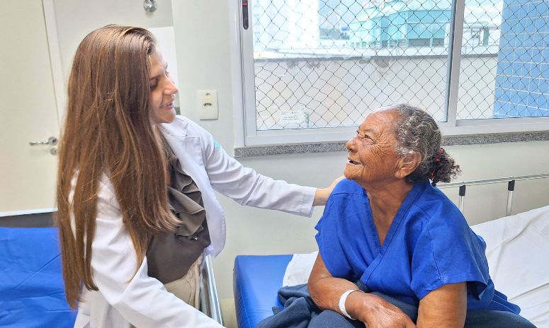 Unidade de Cuidados Especiais do Hospital Regional do Cariri promove reabilitação e transição para o cuidado domiciliar