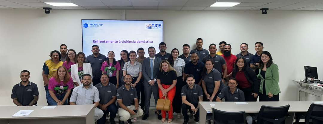 Colaboradores da Arena Castelão recebem capacitação sobre atendimento a mulheres vítimas de violência em praças esportivas