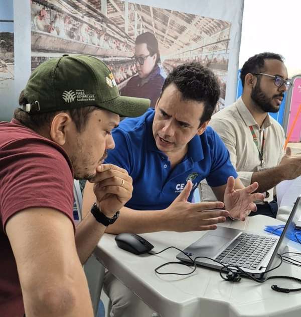 Semace leva serviços de regularização ambiental a agricultores durante Conexão Agro em Iguatu