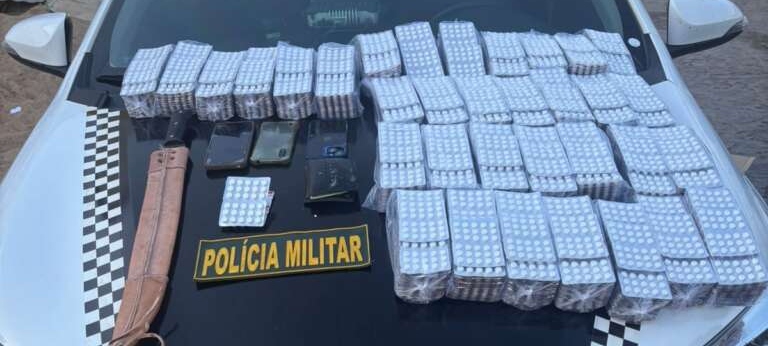 Polícia Militar apreende 2.880 comprimidos de “rebite” e prende homem em Russas durante abordagem