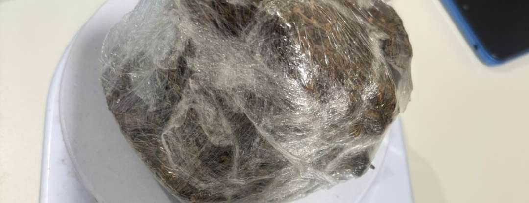 PMCE prende suspeito de tráfico de drogas pela segunda vez no ano e apreende maconha no José Walter