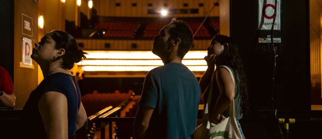 Cineteatro São Luiz celebra 68 anos com visitas mediadas gratuitas e intervenção artística em Fortaleza