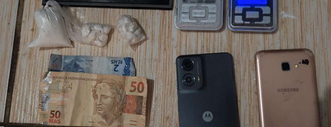 Polícia Militar prende suspeito e apreende drogas no Antônio Bezerra