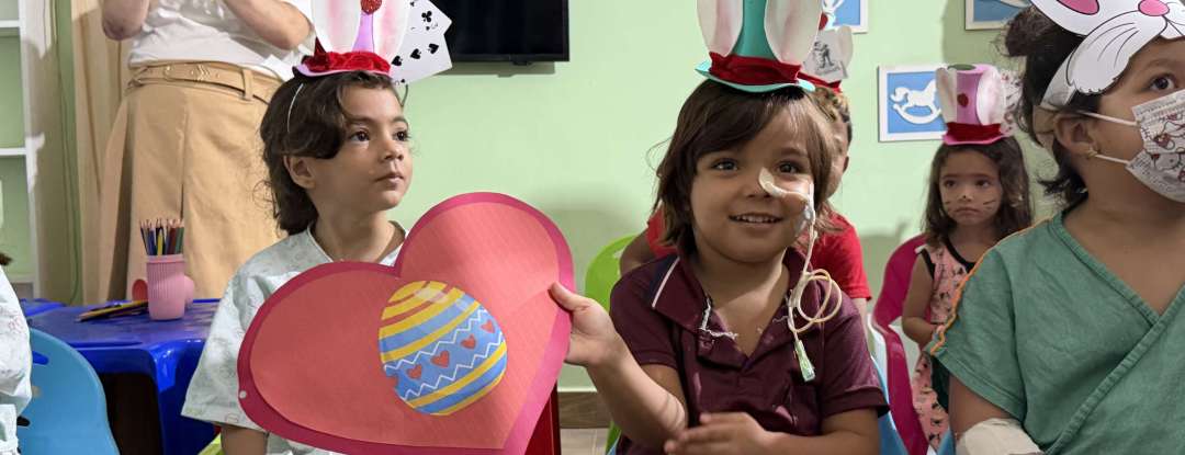 Celebração da Páscoa no Hias leva atividades lúdicas a crianças internadas e reforça ações de acolhimento