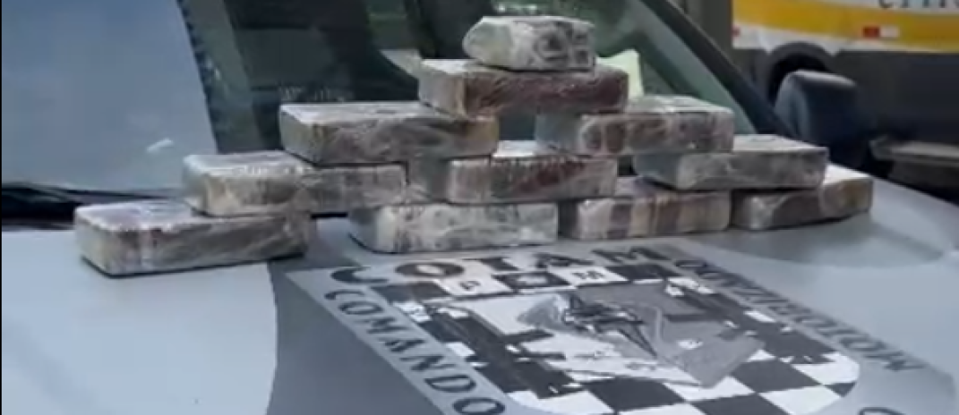 Polícia Militar prende homem em ônibus interestadual com 10,5 kg de crack