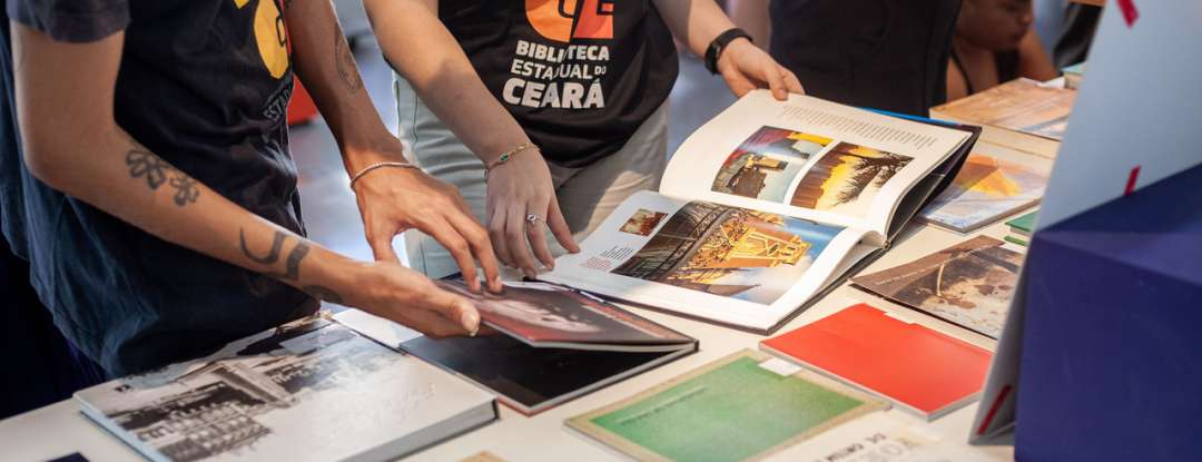 Exposição na Bece transforma 300 anos de Fortaleza em narrativa visual e literária