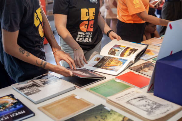 Exposição na Bece transforma 300 anos de Fortaleza em narrativa visual e literária