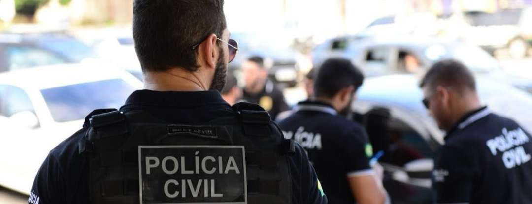 Operação da Polícia Civil resulta no cumprimento de 17 mandados de prisão contra integrantes de grupo criminoso em Fortaleza e RMF