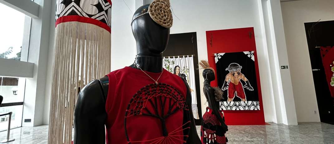 Abril indígena: Sobrado Dr. José Lourenço realiza a exposição Torém – tear dos encantados no Teatro Carlos Câmara