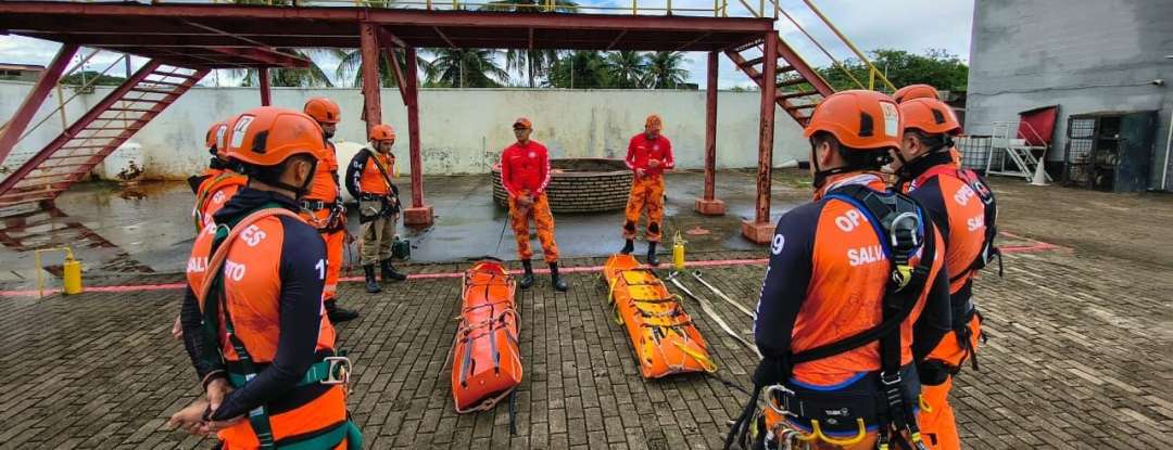 AESP e CBMCE promovem formação em operações de salvamento de alto risco