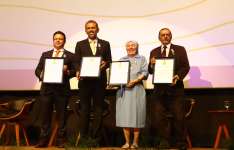 Na abertura das celebrações dos 300 anos de Fortaleza, governador Elmano de Freitas recebe Medalha Iracema