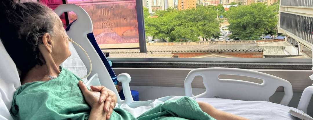 Projeto do HGF humaniza atendimento em UTI ao levar pacientes para banho de sol e ventilação natural