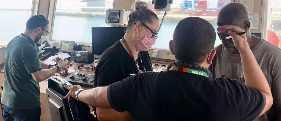 Sedih realiza atendimento humanizado para tripulação de navio africano que estava à deriva há quase dois meses