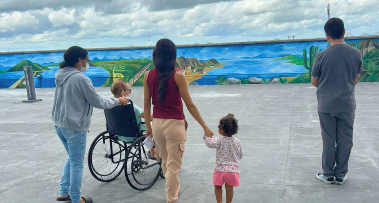 HRSC inaugura espaço ao ar livre com pintura de paisagens do Sertão Central para uso terapêutico de pacientes