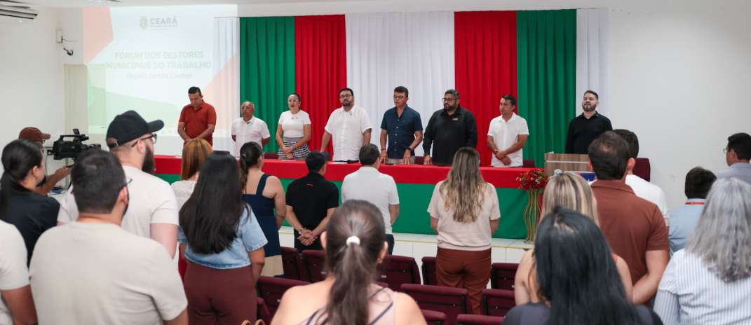 Piquet Carneiro sedia 2ª edição do Fórum de Gestores Municipais do Trabalho