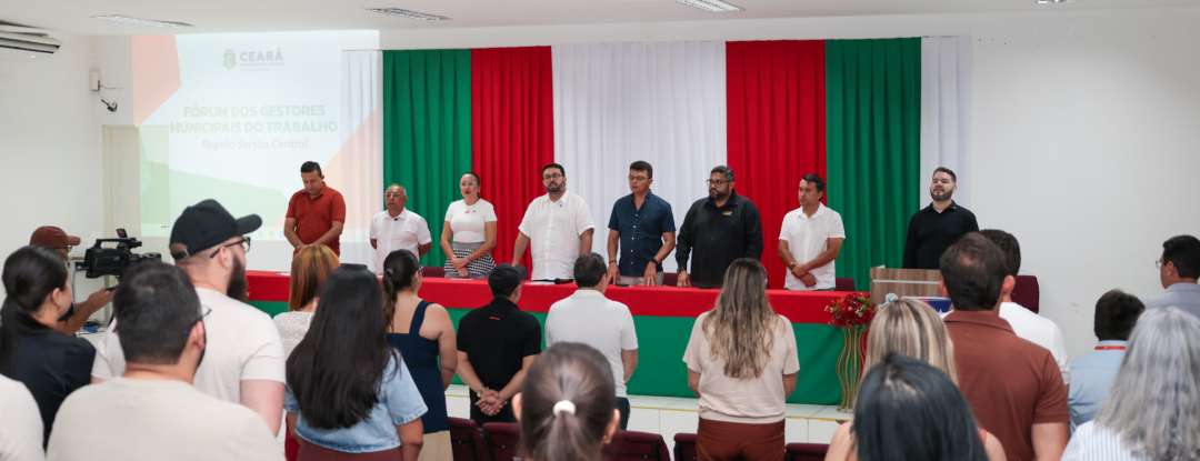 Piquet Carneiro sedia 2ª edição do Fórum de Gestores Municipais do Trabalho