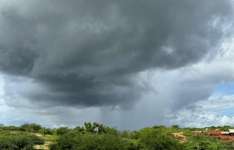 Semana começa com tempo instável e previsão de chuva em grande parte do Ceará