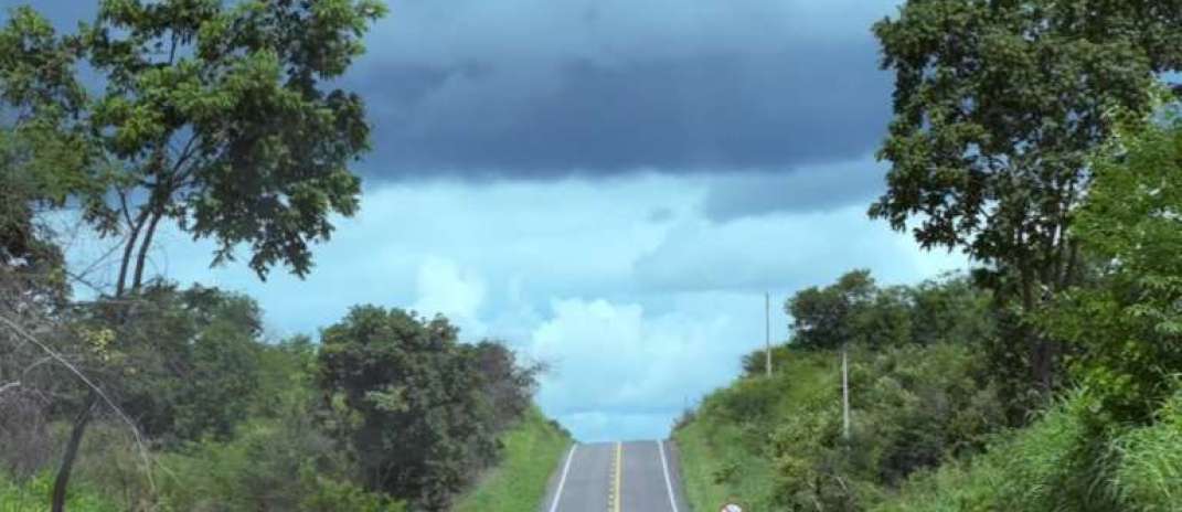 Proximidade da ZCIT deve manter céu nublado e favorecer chuvas no Ceará até quarta-feira (29)