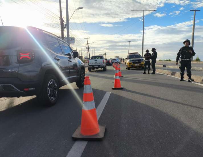 Tráfego da CE-025 é retomado parcialmente para feriadão