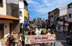 Caminhada do Maio Laranja mobiliza comunidade do Serviluz no combate à violência sexual contra crianças e adolescentes