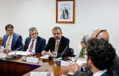 Com obras avançadas, governador Elmano de Freitas discute, em Brasília, próximas etapas do mega data center do TikTok