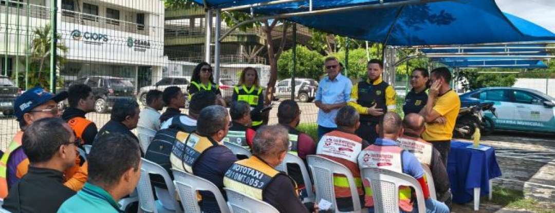 Detran-CE realiza ações alusivas ao Maio Amarelo em Lavras da Mangabeira e Juazeiro do Norte