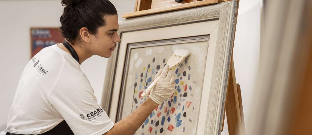 Pinacoteca do Ceará lança 5º Edital de Bolsas Formativas para seleção de orientadores de público e auxiliares de acervo 
