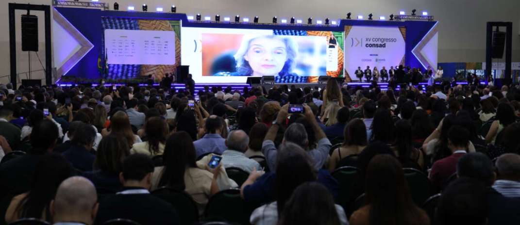 Ministra Cármen Lúcia defende mais mulheres nos espaços de poder na abertura do Consad