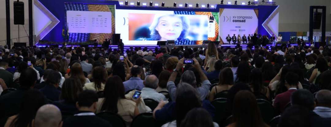 Ministra Cármen Lúcia defende mais mulheres nos espaços de poder na abertura do Consad