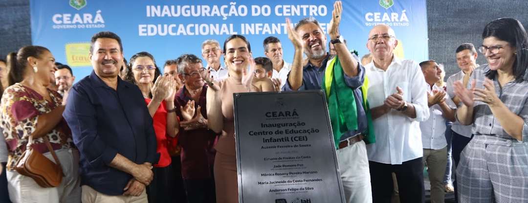 Governo do Ceará entrega CEI e areninha para a população de Jati