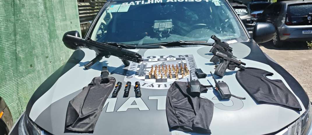 Polícia Militar prende em flagrante trio suspeito de envolvimento em homicídio no bairro Curió 