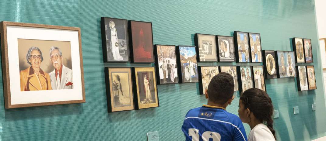 Semana na Pinacoteca do Ceará destaca debate sobre curadoria e visita temática em Libras