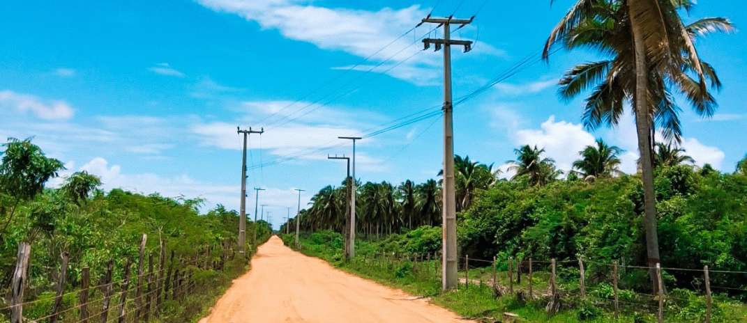 Seinfra avança com investimento de R$ 11 milhões para modernizar rede elétrica e fortalecer turismo no Litoral Norte