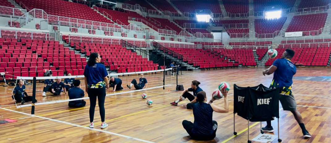 CFO recebe treinamento das seleções brasileiras de base de vôlei sentado